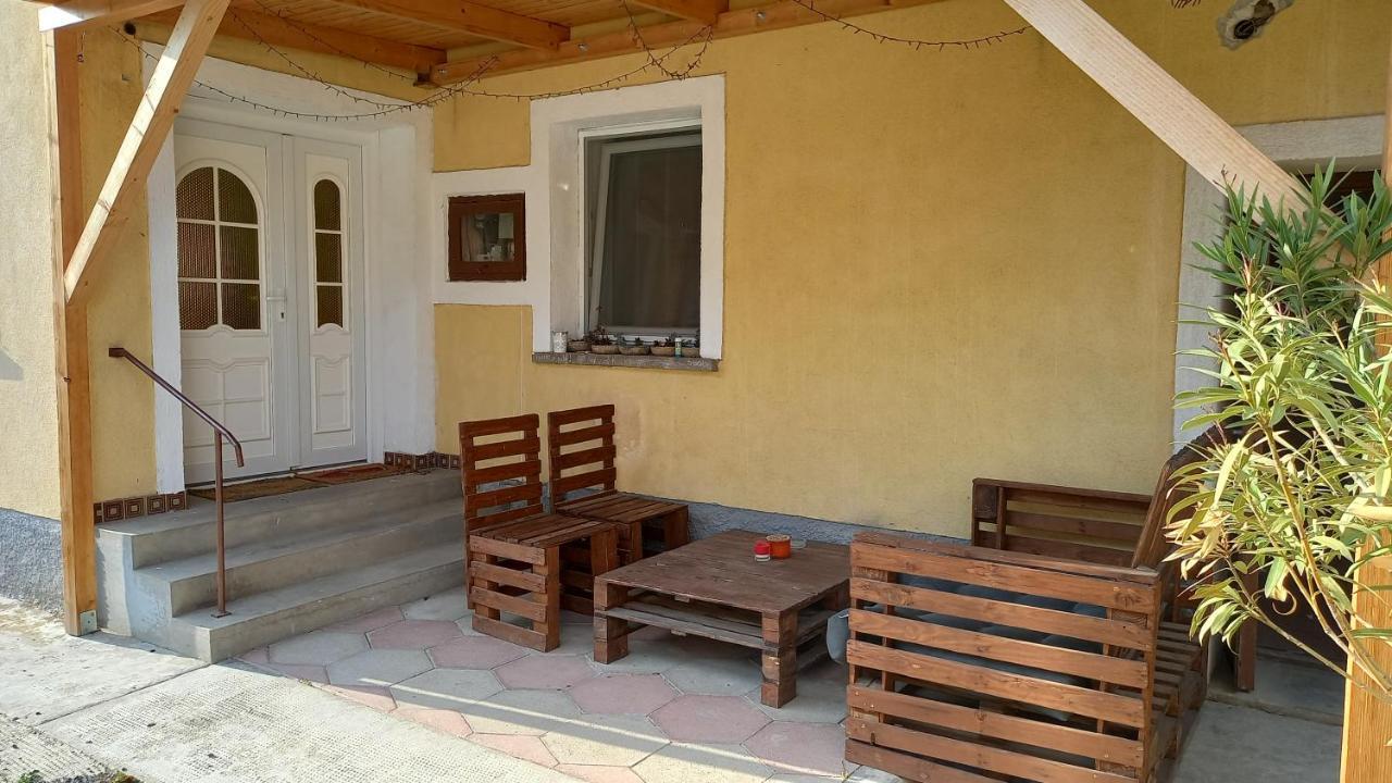 Kuckó Apartman Badacsonytördemic Exterior foto